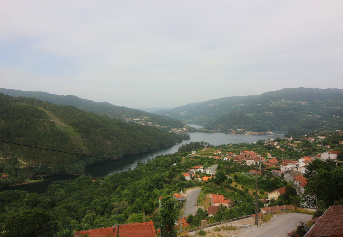 Casa rural em Gerês - Casa da Carvalha Mona