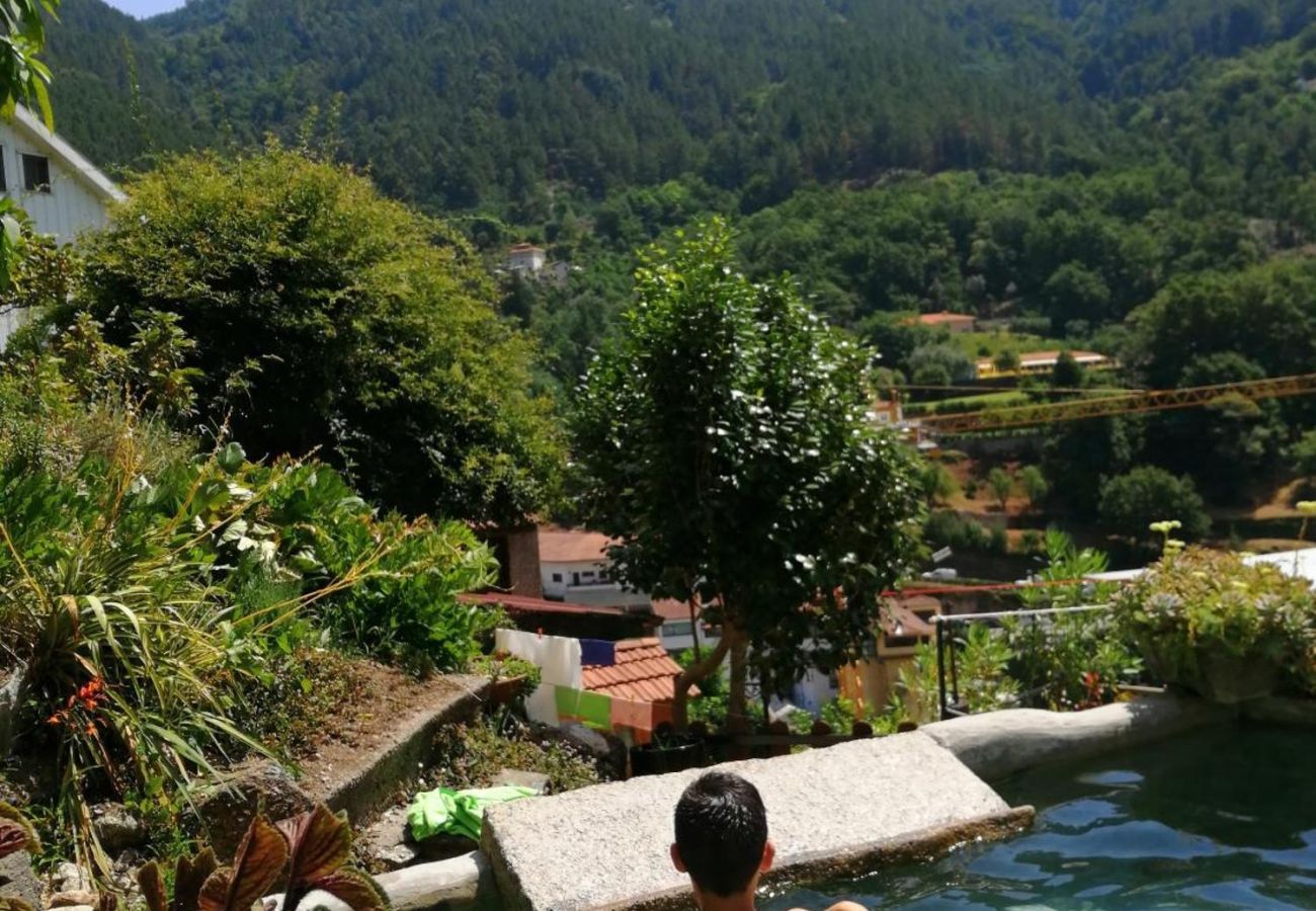 Casa rural em Gerês - Tea House Gerês Hipericão