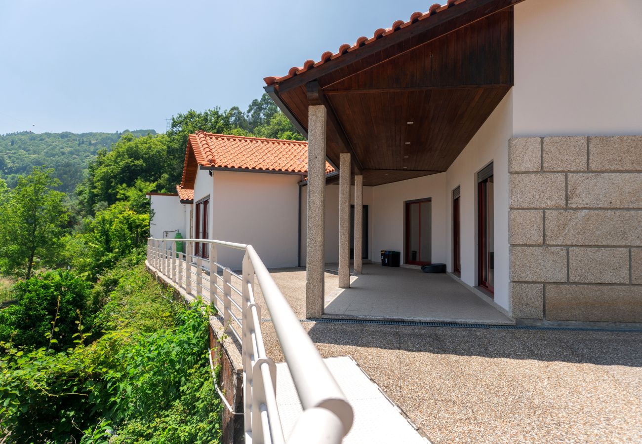 Cottage in Rio Caldo - Casa Oliveira e Quinteiro