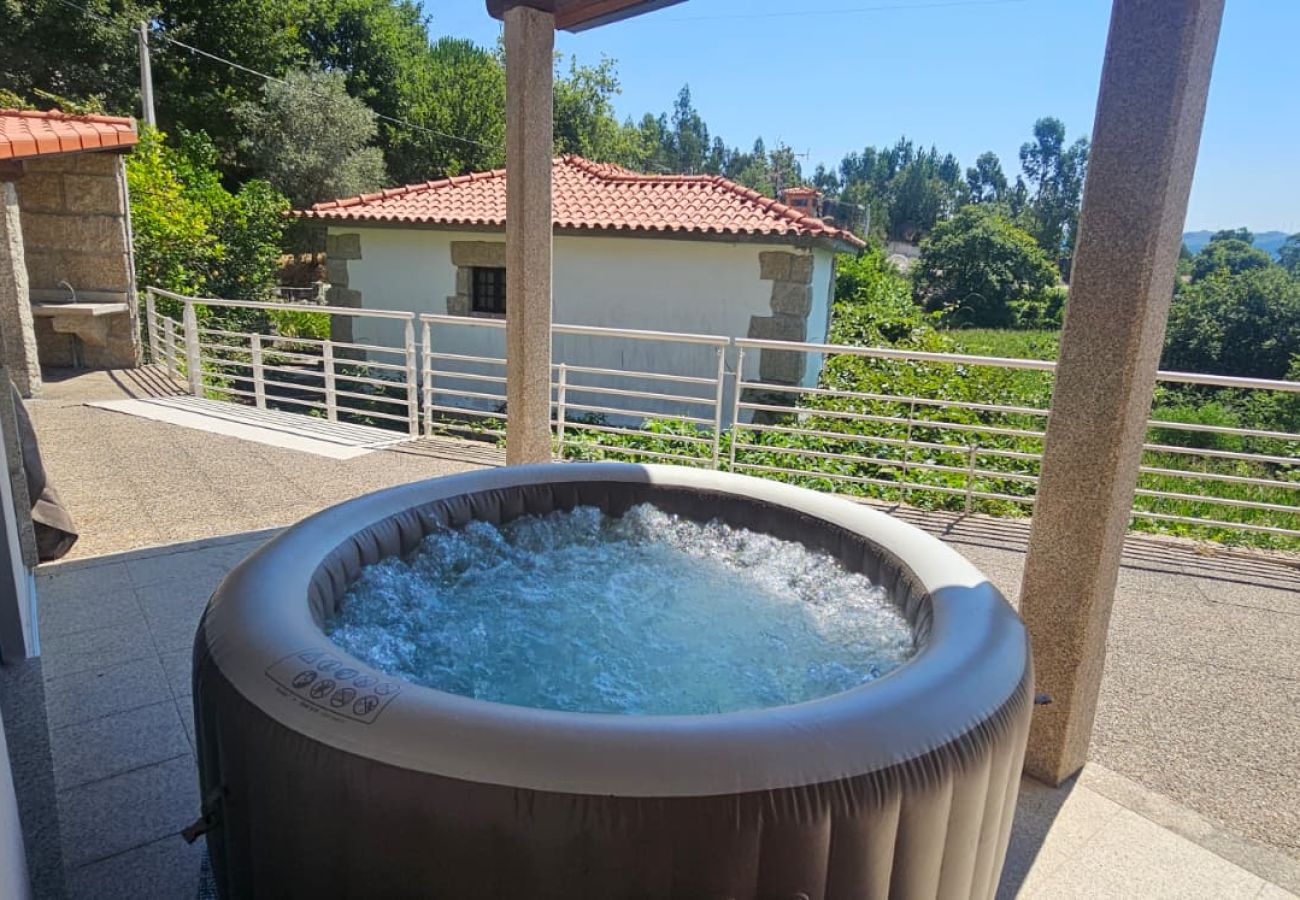 Cottage in Rio Caldo - Casa Oliveira e Quinteiro