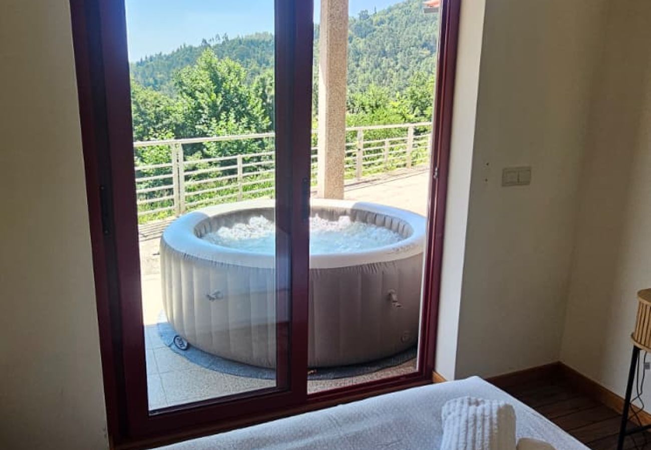 Cottage in Rio Caldo - Casa Oliveira e Quinteiro